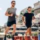2 hardlopende mannen met een sportbril op